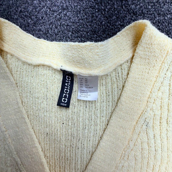 H&M Pale Yellow Ribbed Button-Front Cardigan - Picture 2 of 6